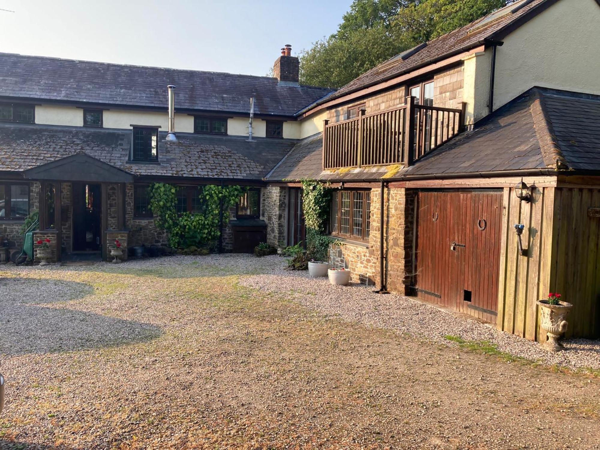 Lower Penrose Old Farmhouse Cottage Launceston Exterior photo